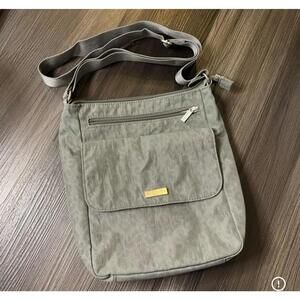 Baggallini Town Bag Gray Leopard Print Crossbody Nylon Purse